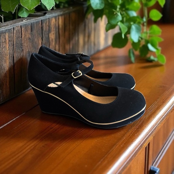 andiamo Shoes - Andiamo Black Suede Mary Jane Platform Wedge with Gold Trim Size 10.